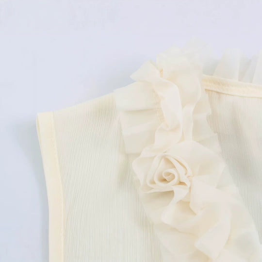 Damen Ärmellose Bluse mit tiefem V-Ausschnitt, Volantrüschen und Zierrosen Nord Taschen