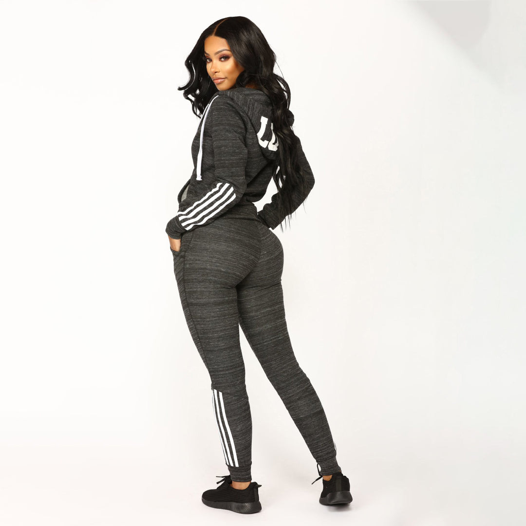 Damen sportliches Zip-Hoodie und Slim-Jogger-Set aus French-Terry mit kontrastierenden Streifen Nord Taschen