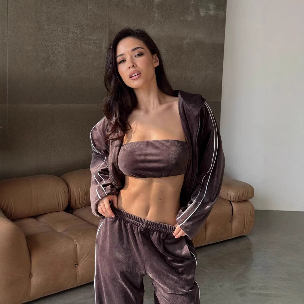 Damen dreiteiliges Samt-Lounge-Set mit Bandeau-Top, Kapuzen-Zipjacke und weiter High-Waist Palazzo-Hose Nord Taschen