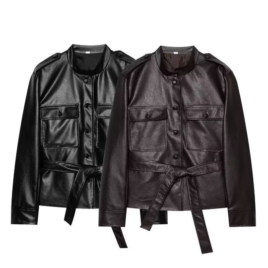 Damen Kurzjacke aus Kunstleder mit Taillengürtel, Pattentaschen und Stehkragen Nord Taschen