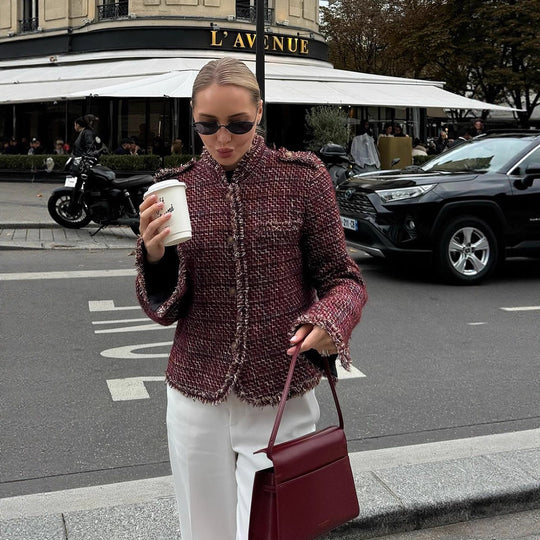Damen Kurze Bouclé-Tweed-Jacke mit Fransenbesatz und Zierknöpfen Nord Taschen