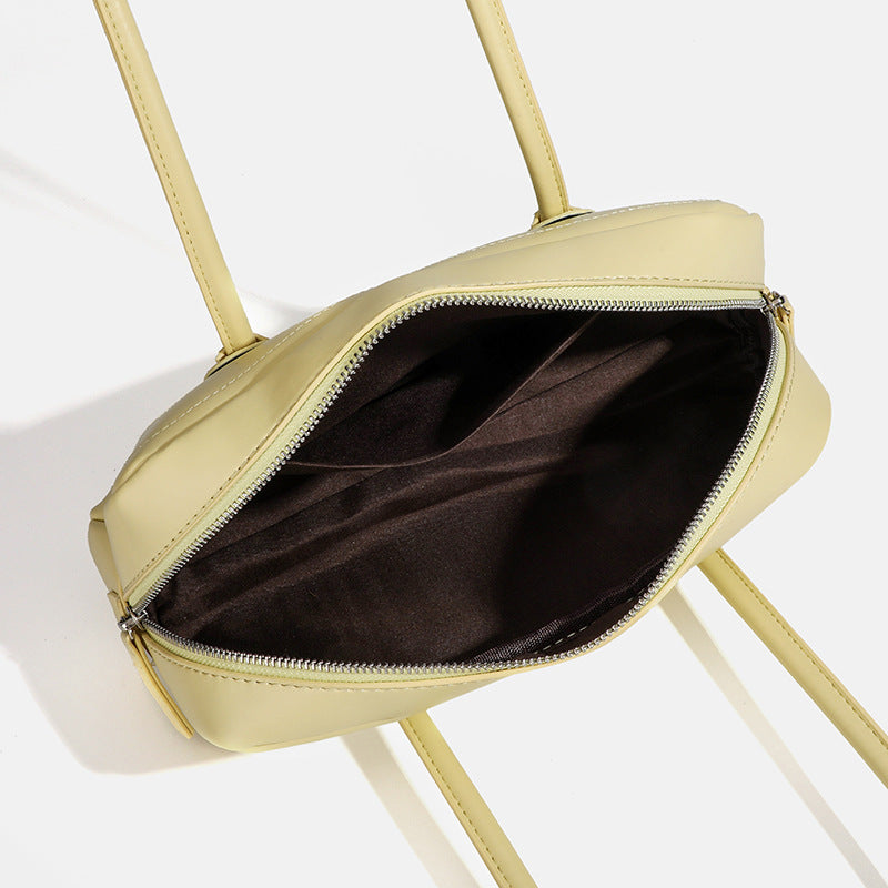 Damen Handtasche mit elegantem, minimalistischen Design und praktischem Reißverschluss Nord Taschen