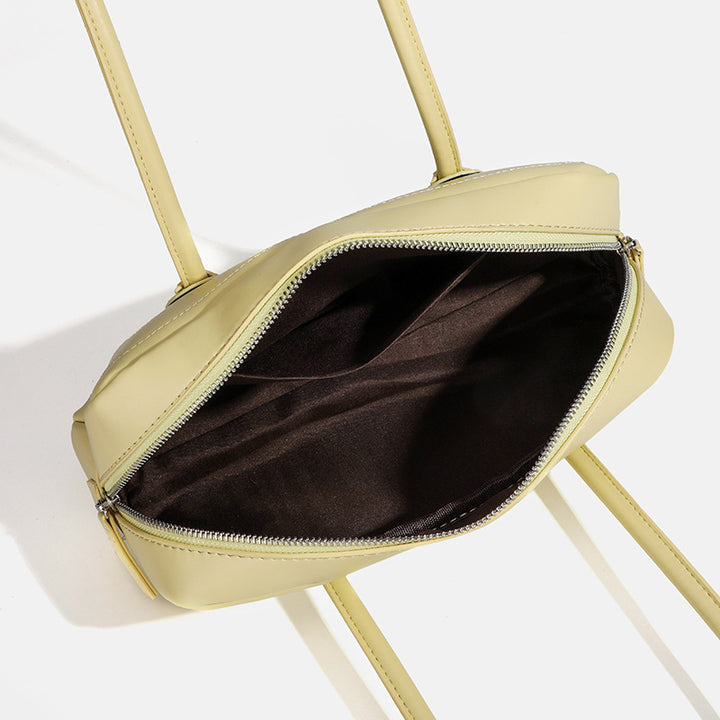 Damen Handtasche mit elegantem, minimalistischen Design und praktischem Reißverschluss Nord Taschen