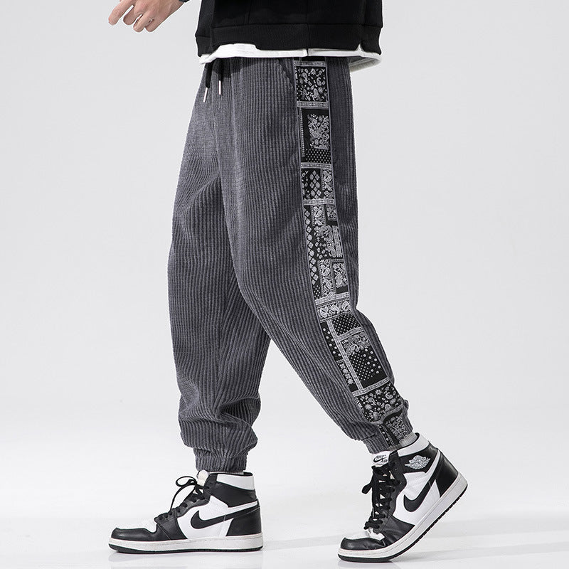 Herren Cord-Jogger mit Bandana-Seiteneinsatz, elastischem Bund, schmal zulaufender Knöcheln und geripptem Strukturstoff Nord Taschen
