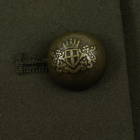 Damen Kurzjacke im Militärlook mit Stehkragen, goldenen Epauletten und dekorativen Zierknöpfen Nord Taschen