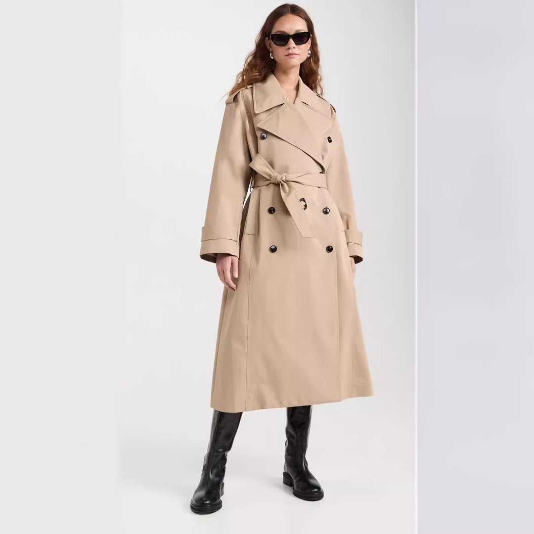 Damen Langer Trenchcoat aus Baumwollmix mit doppelreihiger Knopfleiste, Taillengürtel und Schulterklappen Nord Taschen