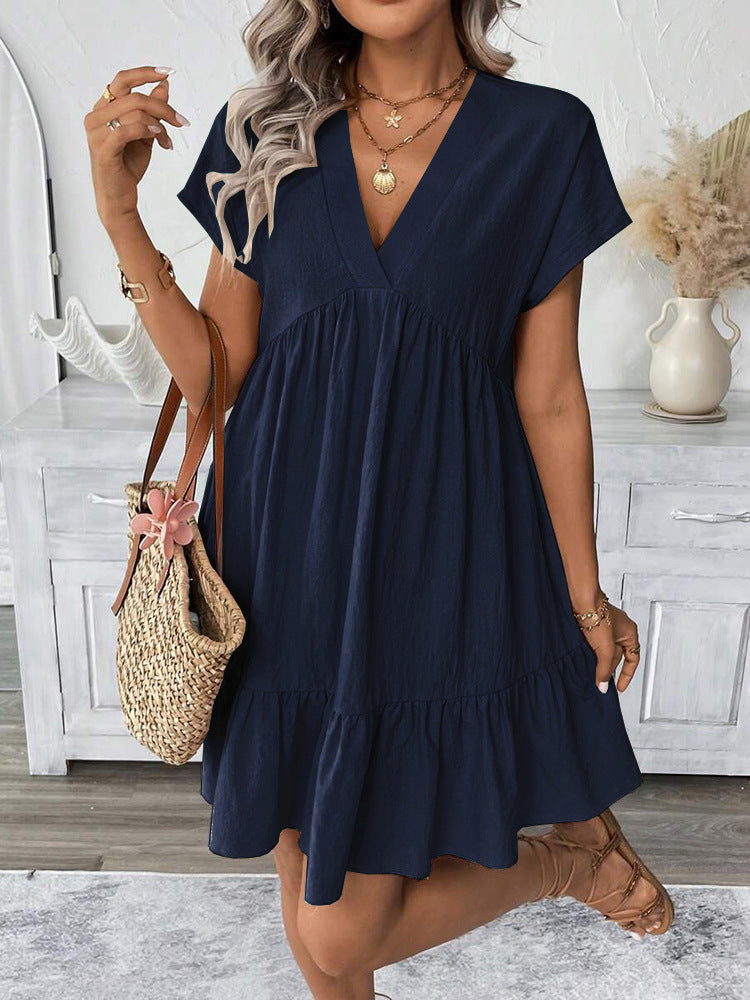Damen kurzes Sommerkleid mit tiefem V-Ausschnitt und Rüschensaum