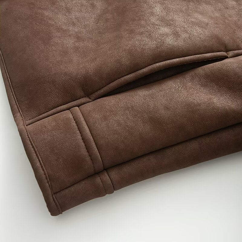 Damen Kurze Lammfelloptik-Jacke mit Stehkragen und Knopfleiste Nord Taschen