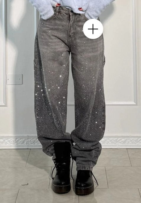 Damen High-Waist Jeans im weiten Cargo-Schnitt mit funkelndem Strassbesatz Nord Taschen