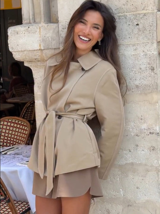 Damen Taillierte Kurzjacke mit Bindegürtel und überschnittenen Ärmeln Nord Taschen