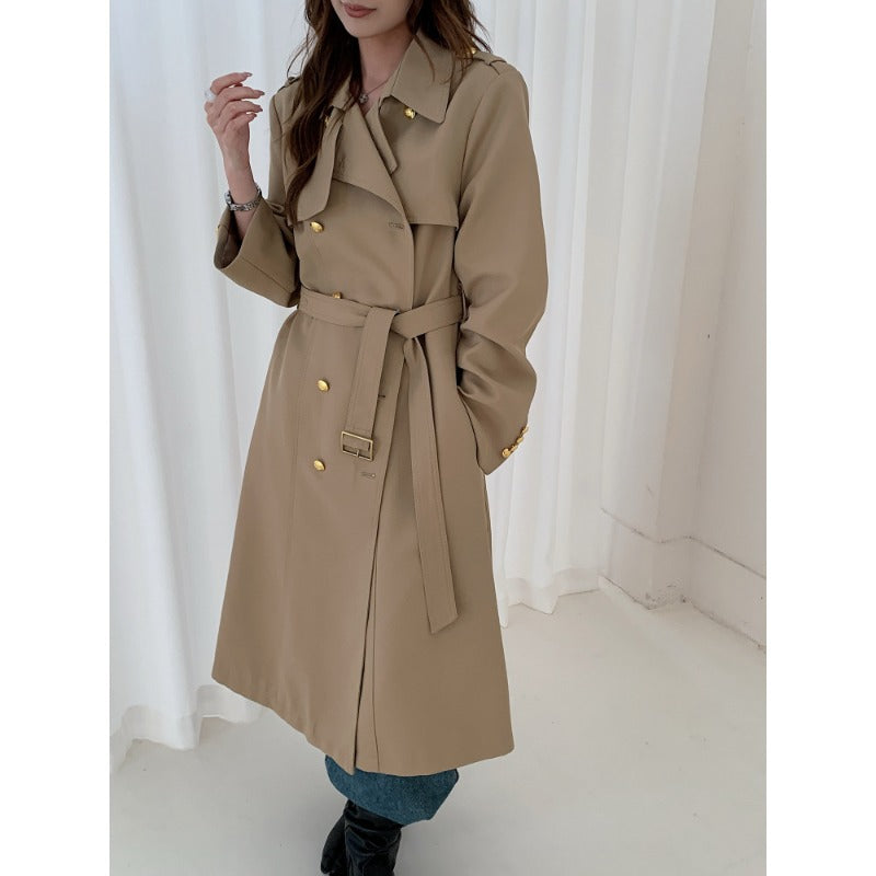 Damen Taillierter Trenchcoat mit Bindegürtel und goldenen Knopfdetails Nord Taschen