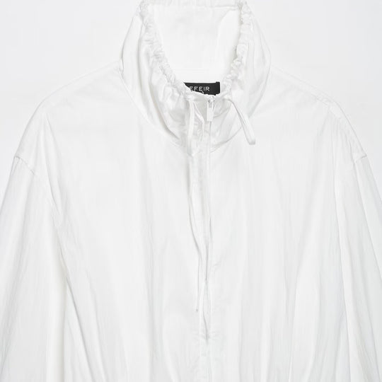 Damen leichte Cropped-Windjacke mit Tunnelzug‑Taillierung und hohem Stehkragen Nord Taschen