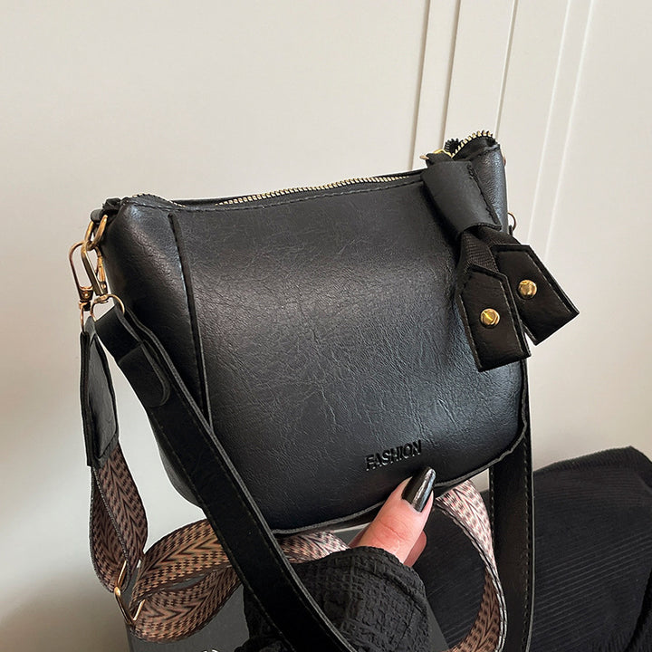 Damen Umhängetasche mit elegantem Obermaterial in hochwertiger Lederoptik Nord Taschen