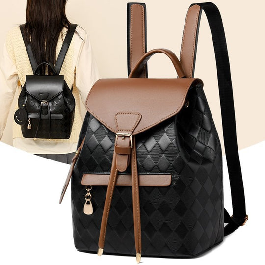 Damen modischer Rucksack mit geflochtenem Design und charmantem Anhänger Nord Taschen