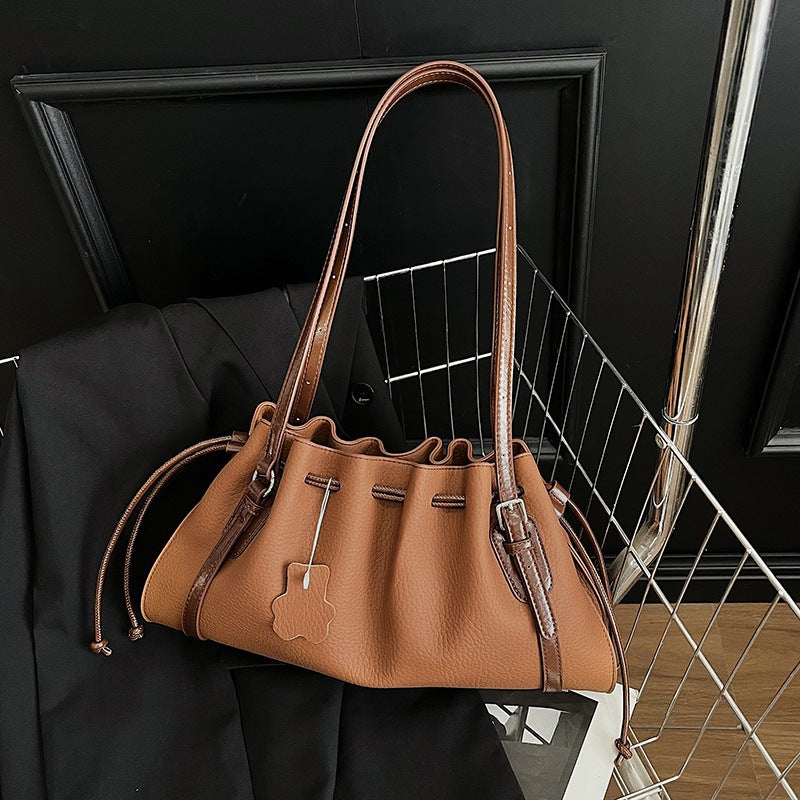 Damen Hobo-Tasche mit eleganter Raffung und charmantem Kordelzug Nord Taschen