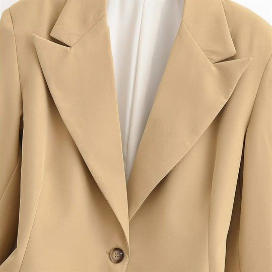 Damen Oversize-Blazer mit markantem Revers und leicht taillierter Silhouette Nord Taschen