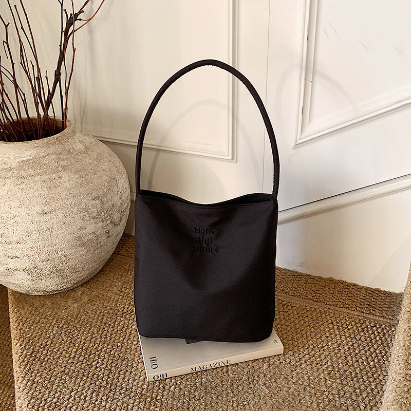 Damen praktische Umhängetasche mit minimalistischer Struktur Nord Taschen