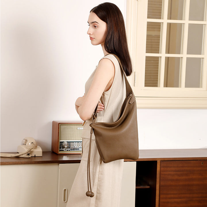 Damen Umhängetasche mit minimalistischer Form und praktischem Zugverschluss Nord Taschen