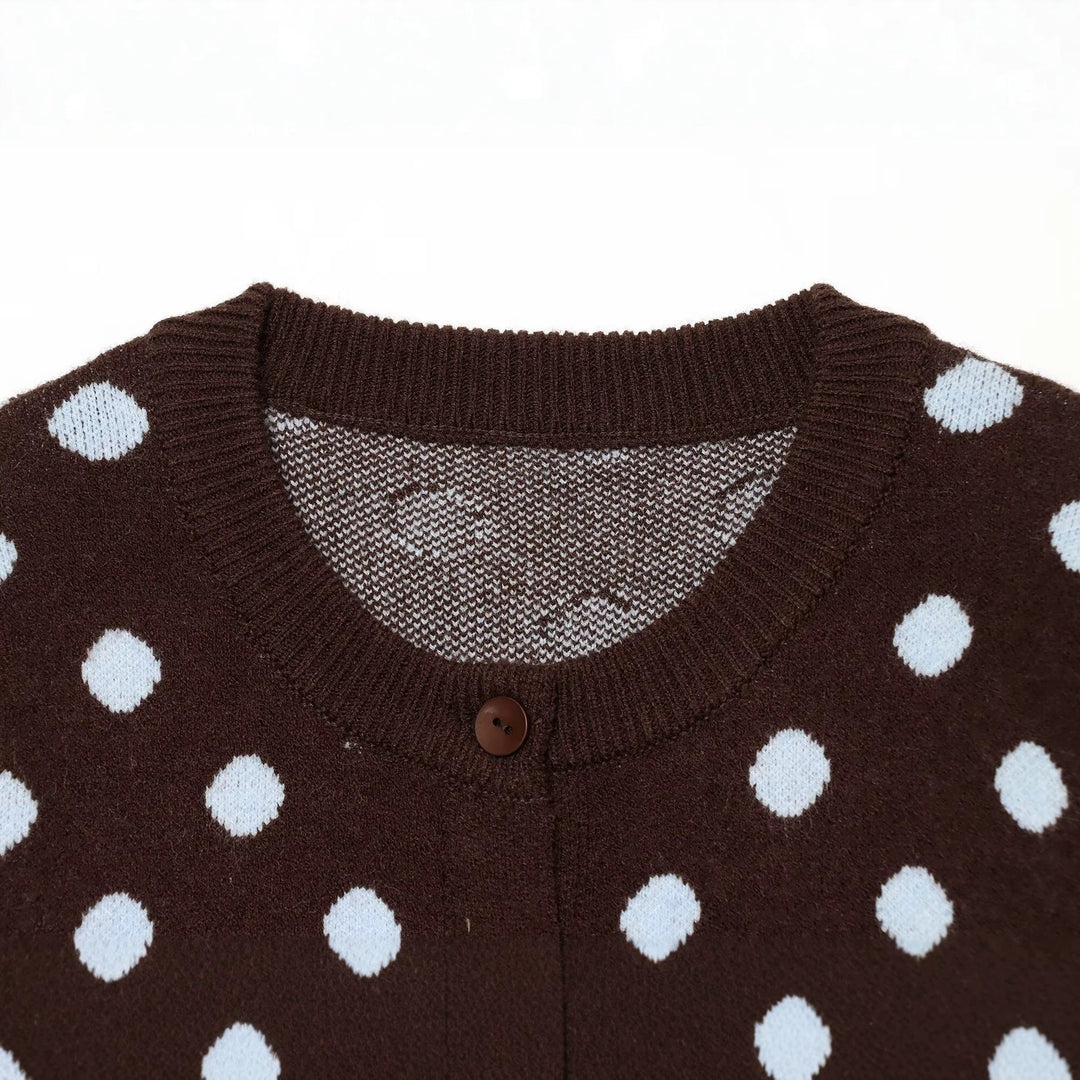 Damen Gepunktete Kurzstrickjacke mit Rundhalsausschnitt und Knopfleiste Nord Taschen