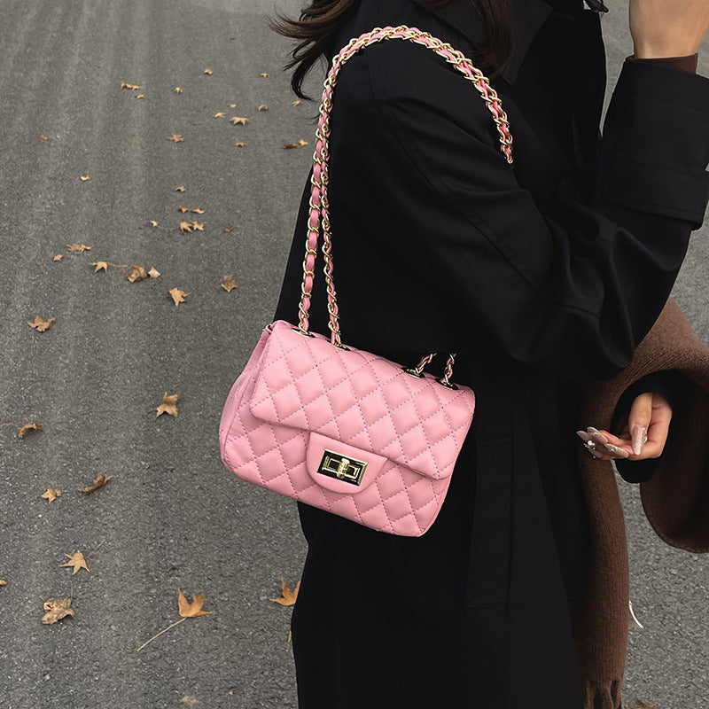Damen Mini-Schultertasche im eleganten Steppmuster mit goldenen Akzenten Nord Taschen