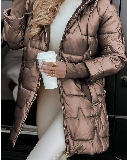 Damen Glänzende Steppjacke mit Kapuze, Kordelzug und leicht tailliertem Schnitt Nord Taschen