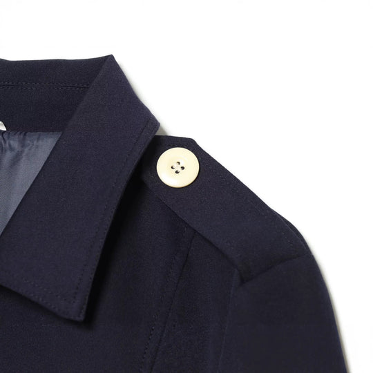Damen kurze Feldjacke mit Knopfverschluss, aufgesetzten Taschen und Schulterklappen Nord Taschen
