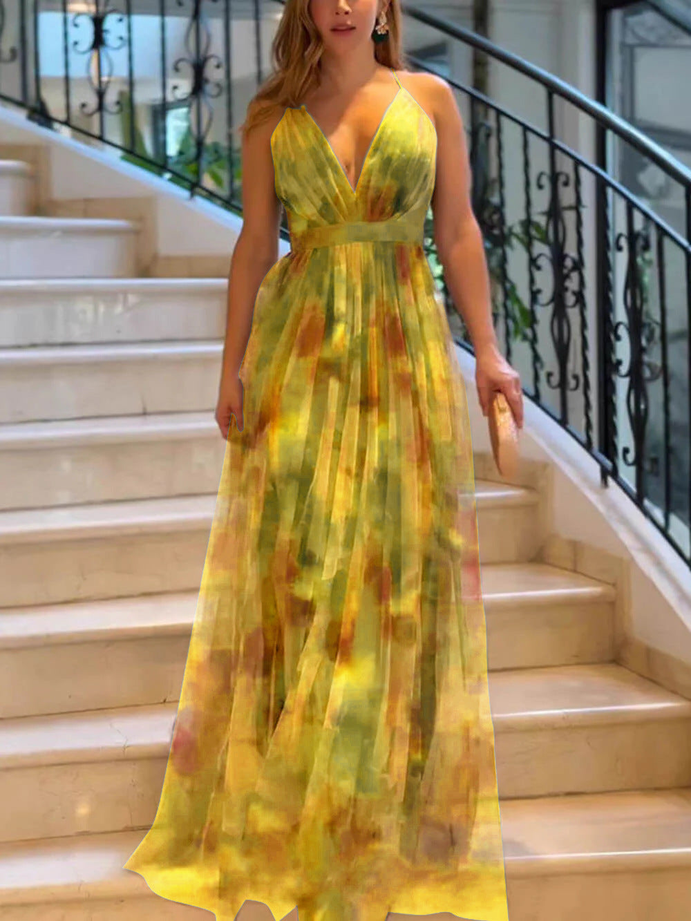 Damen Elegantes Maxikleid mit tiefem V-Ausschnitt und luftigen Stoffschichten