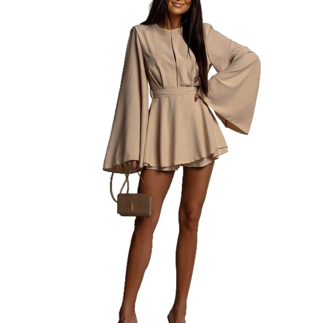 Damen Kurzer Playsuit mit weiten Kimonoärmeln und Taillengürtel Nord Taschen