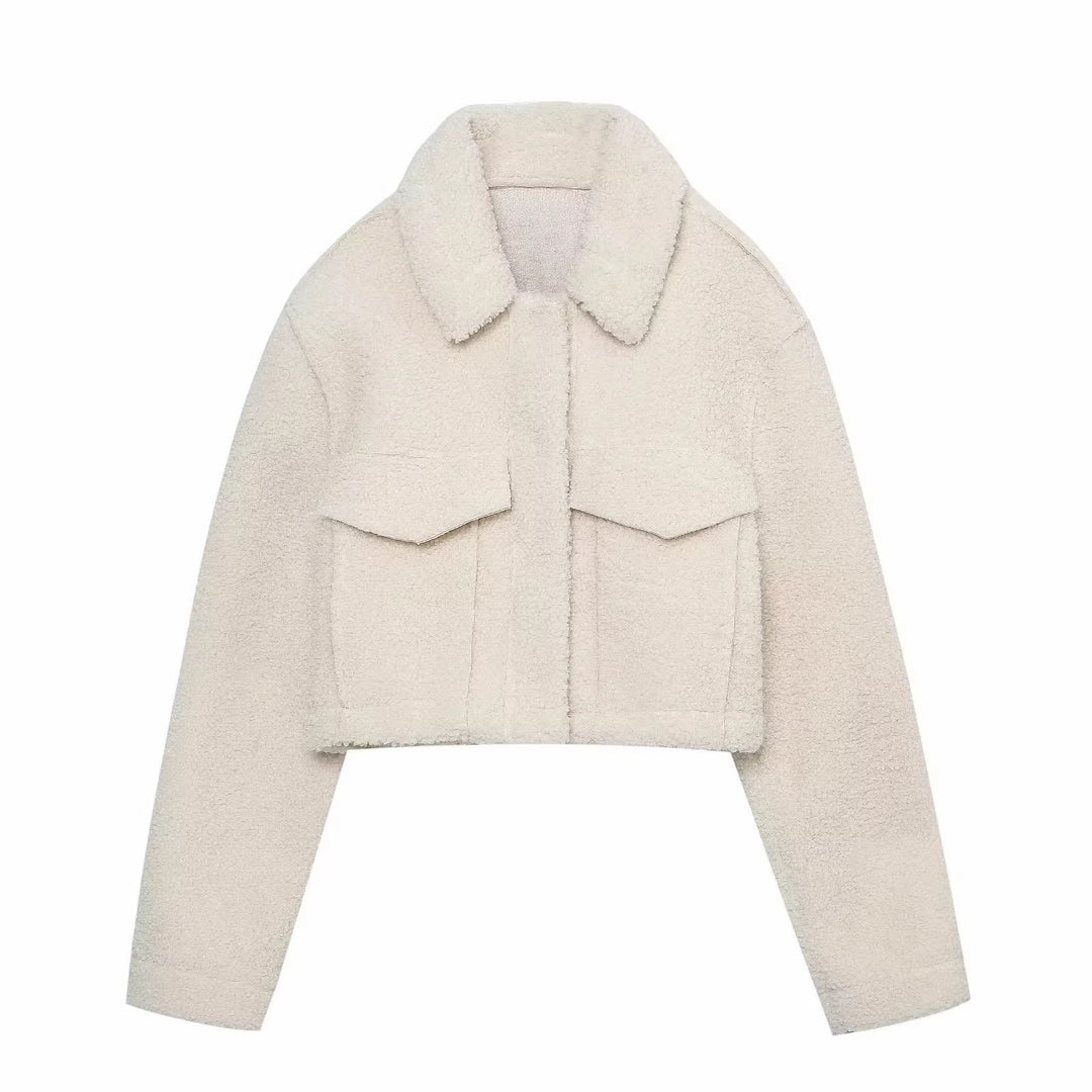Damen Kurze Teddyjacke im Schaffell-Look mit weitem Kragen und Pattentaschen Nord Taschen