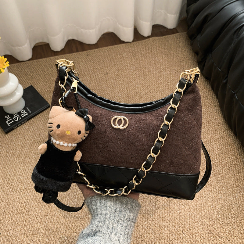 Damen modische Handtasche mit Kette und charmantem Anhänger Nord Taschen