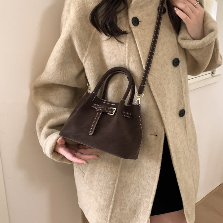 Damen modische Handtasche mit kuscheligem Anhänger Nord Taschen