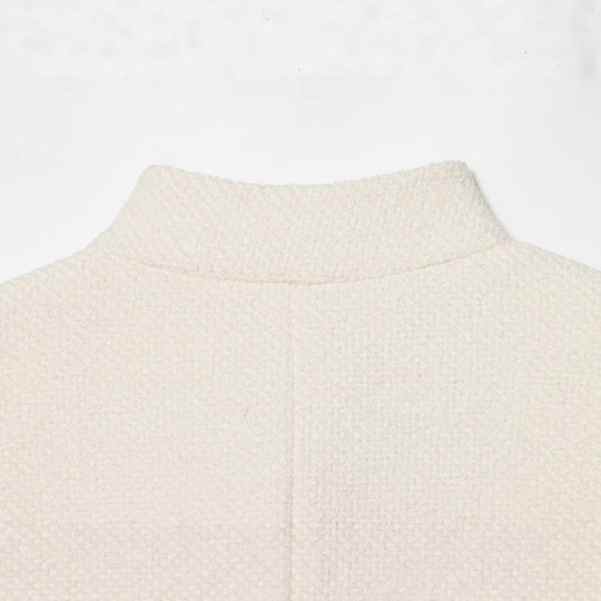 Damen Bouclé-Cropped-Jacke mit Stehkragen, bezogenen Knöpfen und aufgesetzten Pattentaschen Nord Taschen