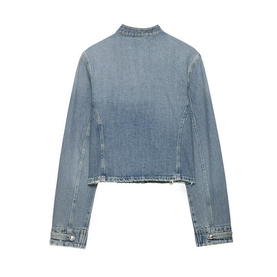 Damen Kurz geschnittene Military-Jeansjacke mit dekorativen Band-Details und Metallnieten Nord Taschen