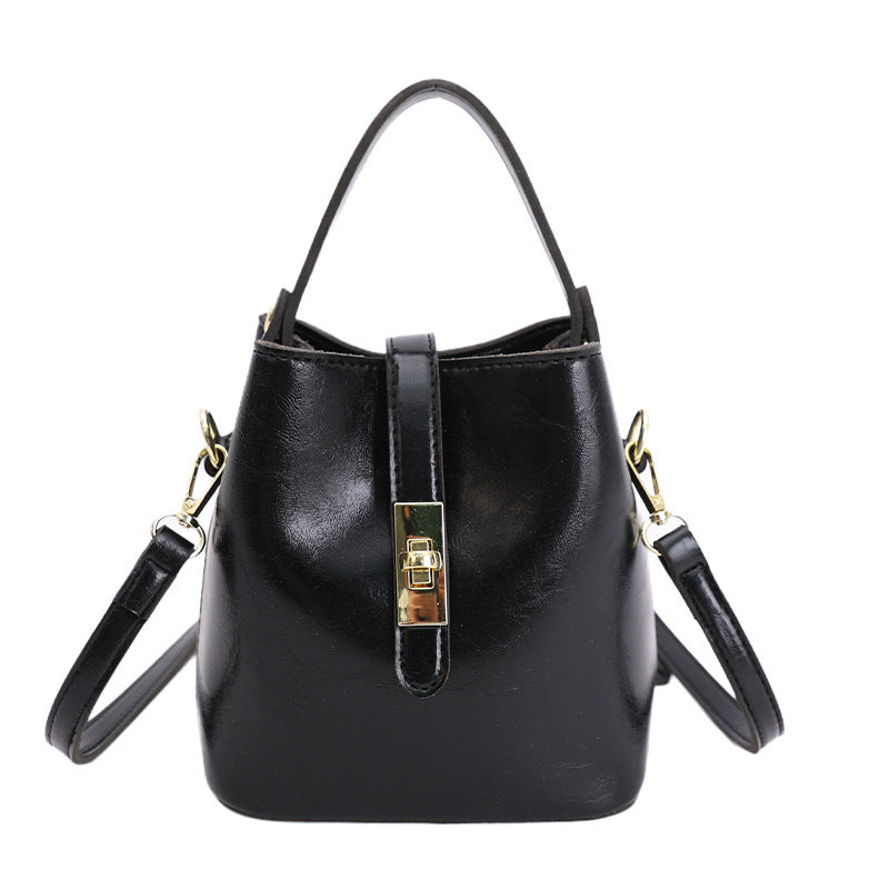 Damen Beuteltasche mit stilvollem Design und praktischem Trageriemen Nord Taschen