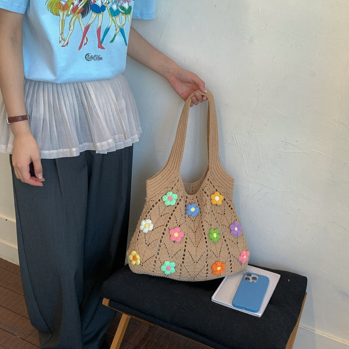 Damen Häkel-Handtasche mit bunten Blumenapplikationen Nord Taschen