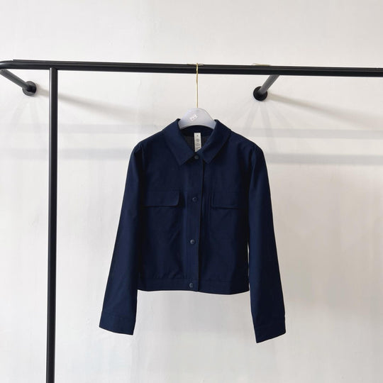 Damen Kurze Overshirt-Jacke aus leichtem Baumwollmix mit Brusttaschen Nord Taschen