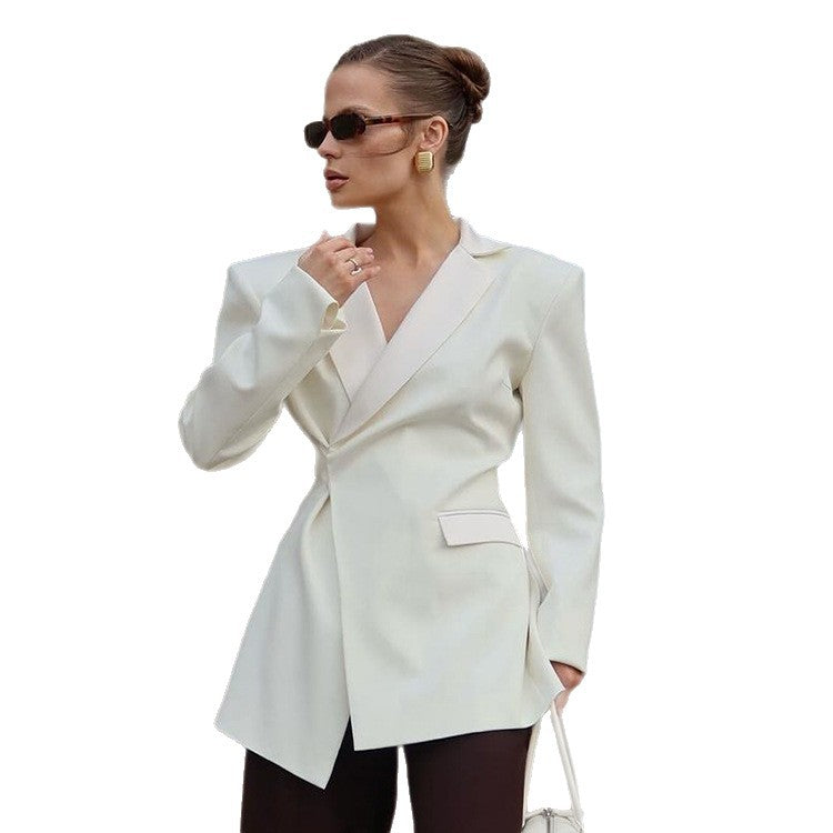 Damen Skulpturaler taillierter Blazer mit asymmetrischem Vorderteil und betonter Schulter Nord Taschen