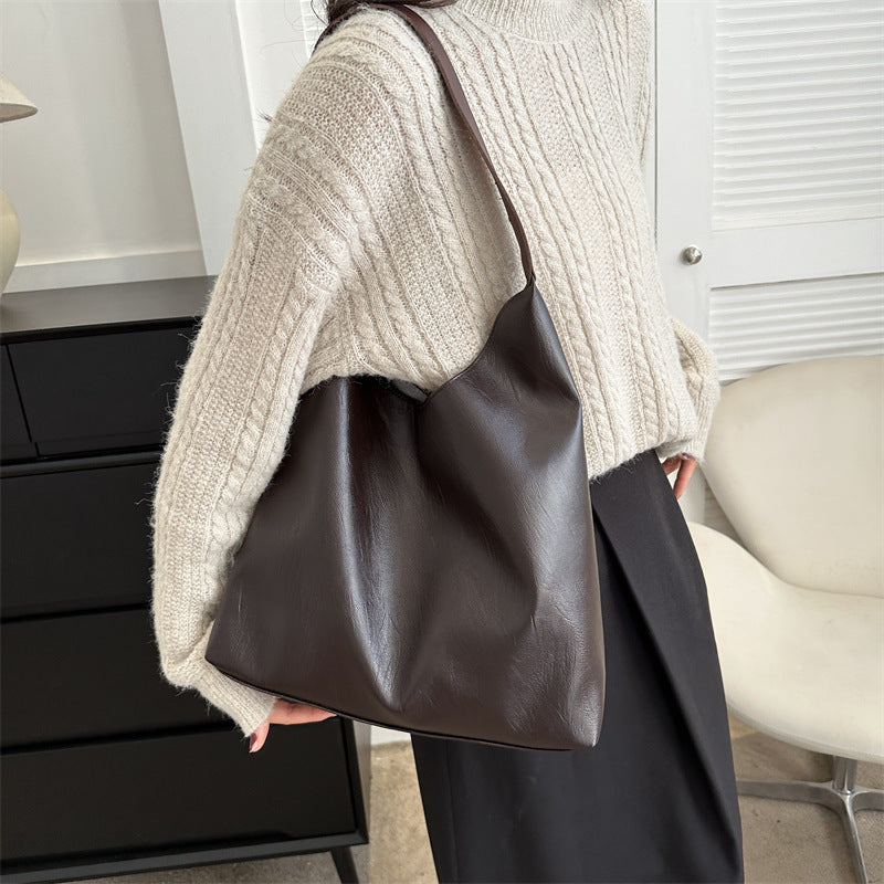Damen Hobo-Tasche aus hochwertigem Kunstleder mit geschmeidigem Tragegriff Nord Taschen