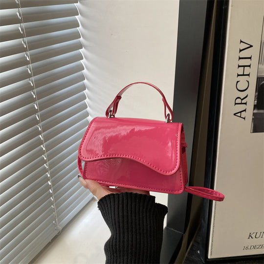 Damen Mini-Handtasche mit glänzendem Design Nord Taschen