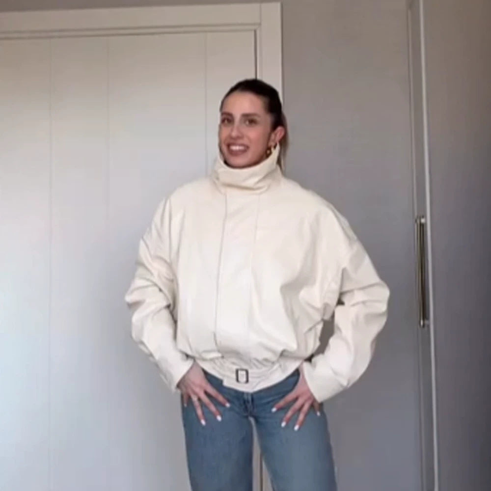 Damen Oversize Kurzjacke mit hohem Stehkragen, wattierter Silhouette und taillierbarem Gürtel Nord Taschen