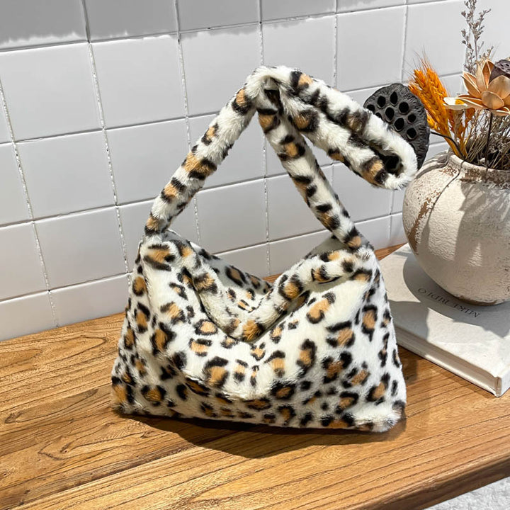 Damen modische Umhängetasche aus hochwertigem Kunstfell mit Leopardenmuster Nord Taschen