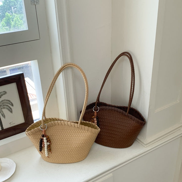 Damen geflochtene Schultertasche mit modischem Anhänger Nord Taschen