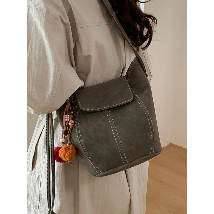 Damen Umhängetasche mit praktischem Kordelzug und weich strukturiertem Design Nord Taschen