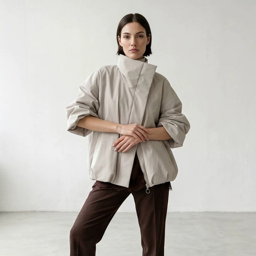 Damen Boxy-Kurzsteppjacke mit hohem asymmetrischem Stehkragen Nord Taschen