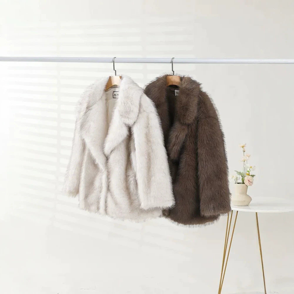 Damen Kurz geschnittener Faux‑Fur‑Mantel mit Boxy‑Silhouette und Stehkragen Nord Taschen