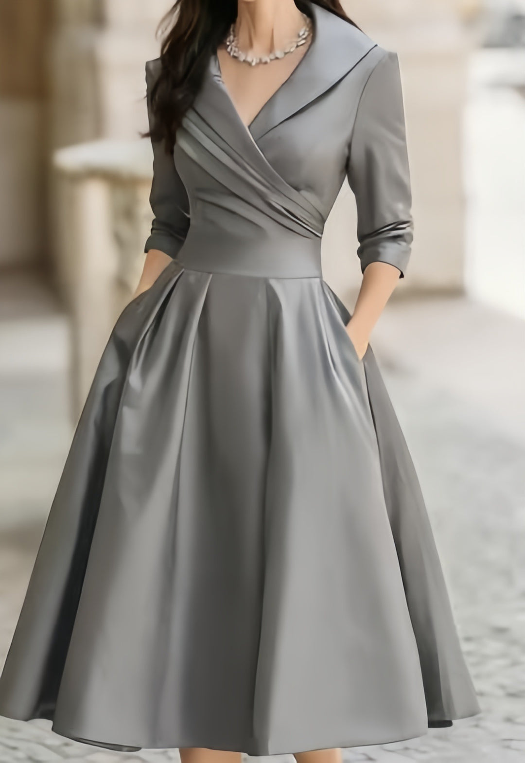 Damen Elegantes Satin-Midikleid mit Wickeloberteil, mittellangen Ärmeln und Eingrifftaschen Nord Taschen