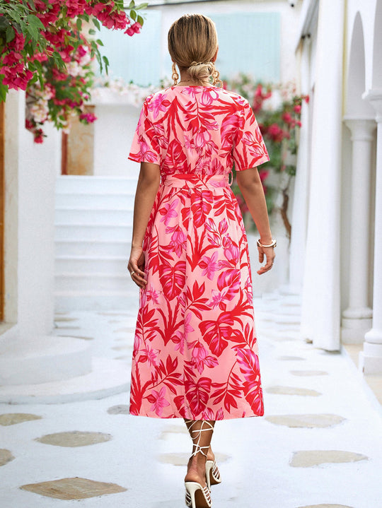 Damen Wickelkleid im floralen Design mit eleganten Rüschendetails