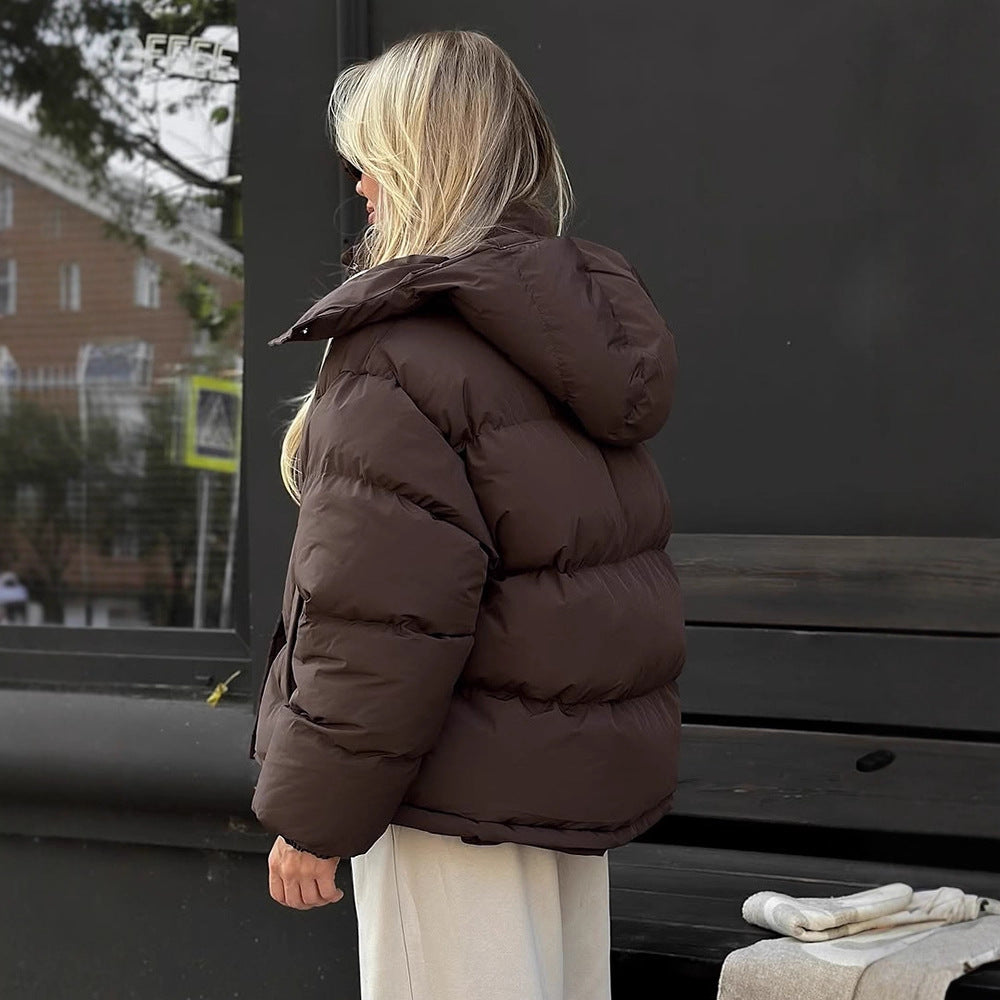 Damen Kurz geschnittene Oversize-Steppjacke mit hohem Stehkragen und verdeckter Druckknopfleiste Nord Taschen