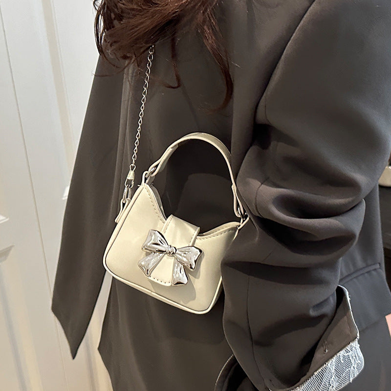 Damen Mini-Handtasche mit stilvollem Schleifenverschluss Nord Taschen