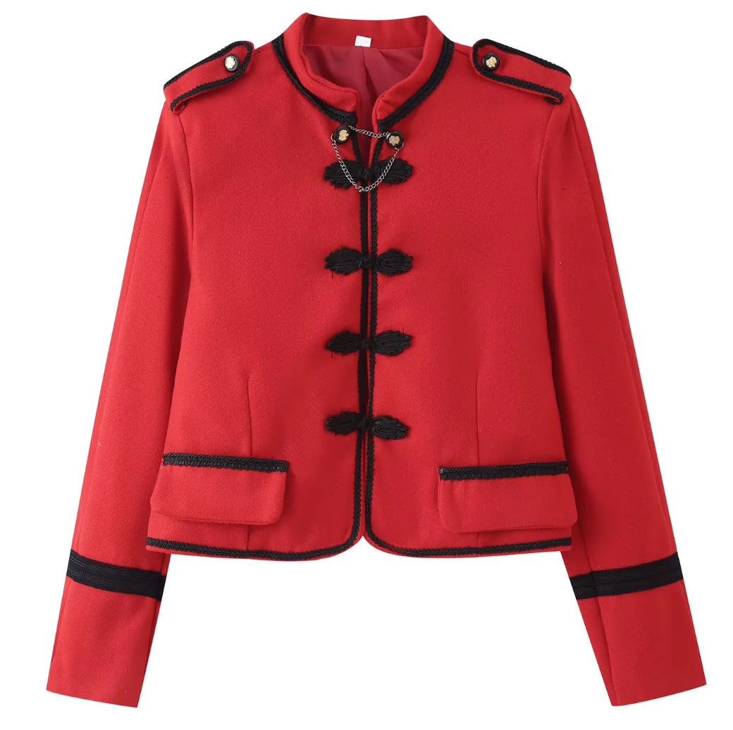 Damen 300+ taillierte Cropped‑Militärblazerjacke mit Stehkragen, Schulterpatten und dekorativen Froschverschlüssen Nord Taschen